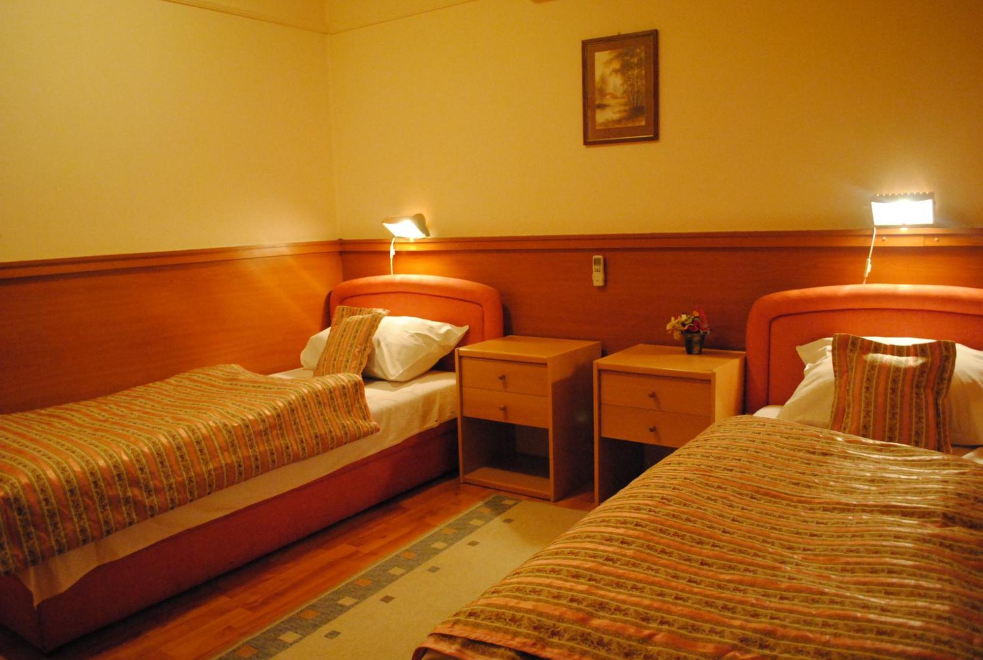 Motel Kiwi Grude 객실 사진